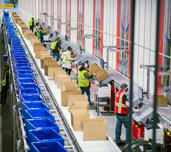 fashion-warehouse-automation-fulfillment-center